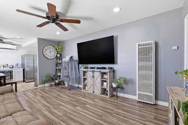 38512 E 30th Street, Palmdale, CA 93550