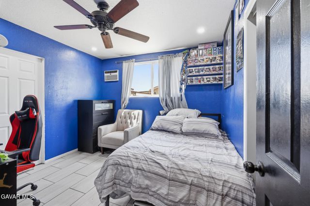 38512 E 30th Street, Palmdale, CA 93550