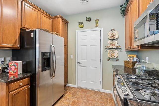 178 Southampton Drive, Massapequa, NY 11758