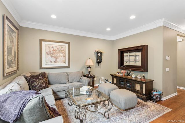 178 Southampton Drive, Massapequa, NY 11758