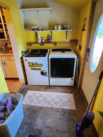 103 E Telegraph Street, Dowagiac, MI 49047