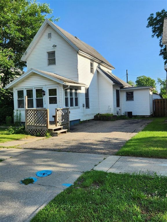 103 E Telegraph Street, Dowagiac, MI 49047