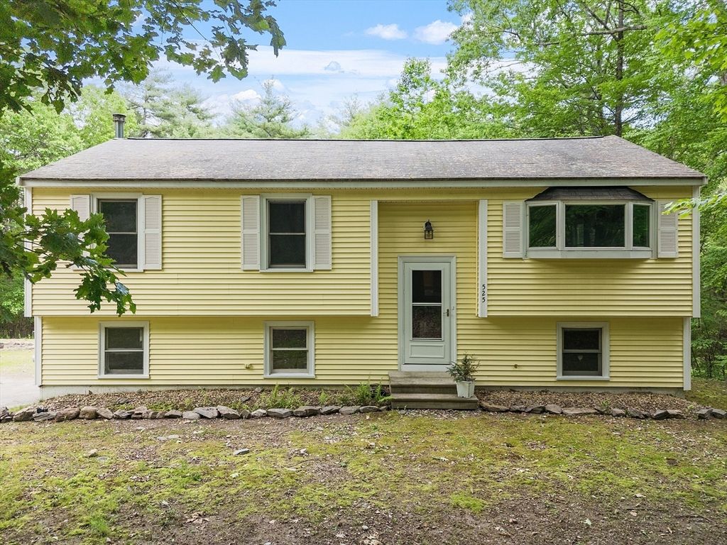 525 Flat Hill Rd, Lunenburg, MA 01462
