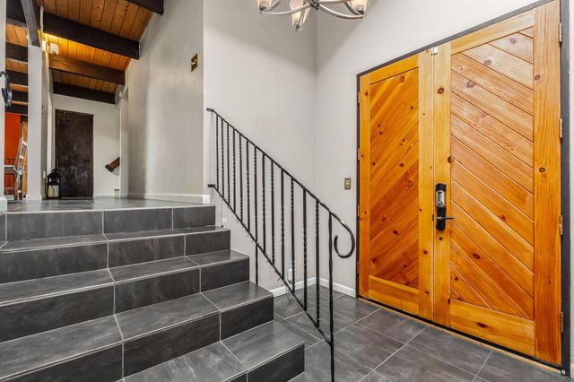 3500 La Sala Redonda NE, Albuquerque, NM 87111