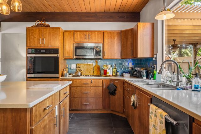 3500 La Sala Redonda NE, Albuquerque, NM 87111