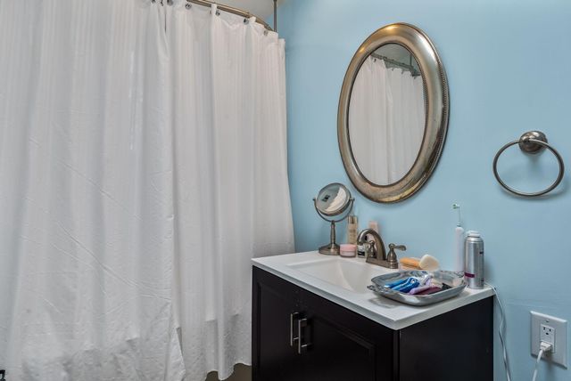 3500 La Sala Redonda NE, Albuquerque, NM 87111