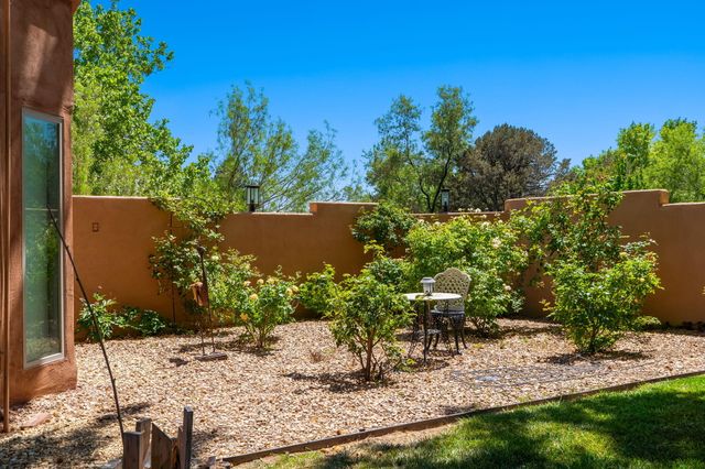 3500 La Sala Redonda NE, Albuquerque, NM 87111