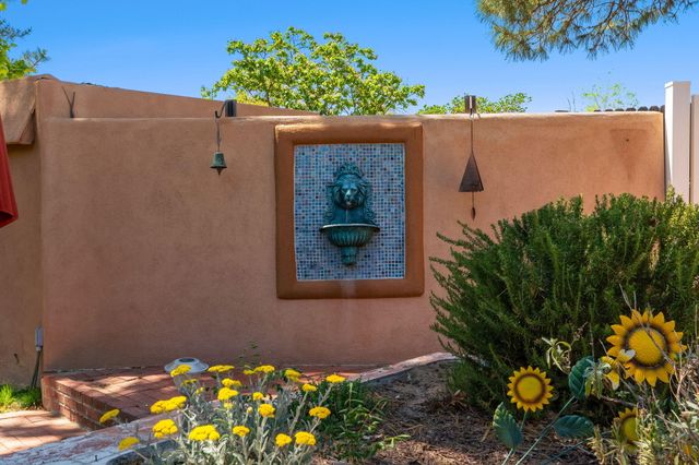 3500 La Sala Redonda NE, Albuquerque, NM 87111