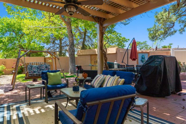3500 La Sala Redonda NE, Albuquerque, NM 87111