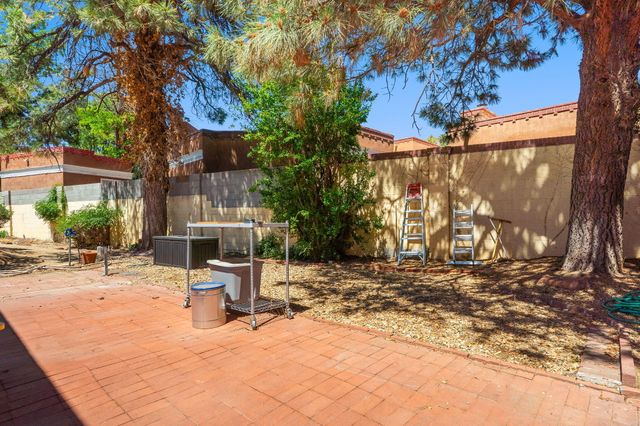 3500 La Sala Redonda NE, Albuquerque, NM 87111
