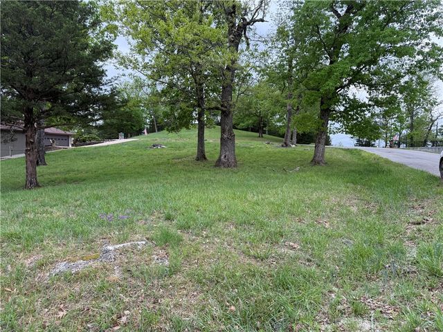 26 Rocky Top, Holiday Island, AR 72631