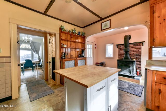 7 Grant Avenue, Amsterdam, NY 12010