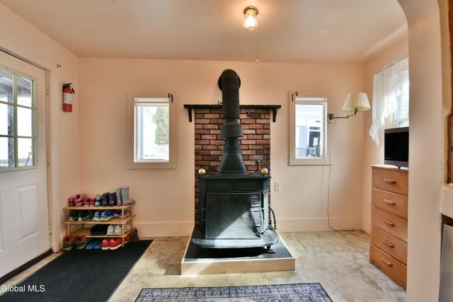 7 Grant Avenue, Amsterdam, NY 12010