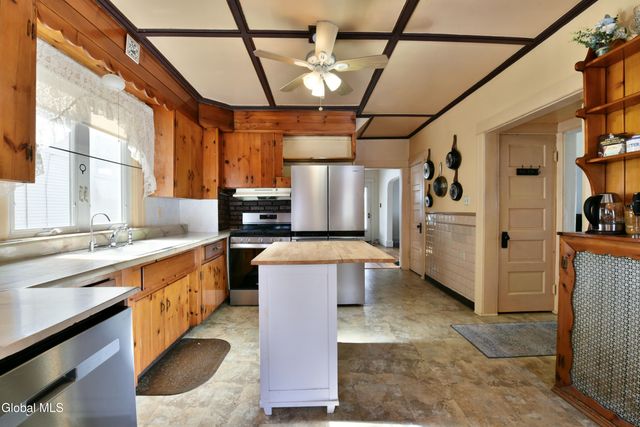 7 Grant Avenue, Amsterdam, NY 12010