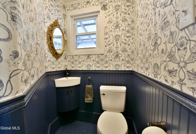 7 Grant Avenue, Amsterdam, NY 12010