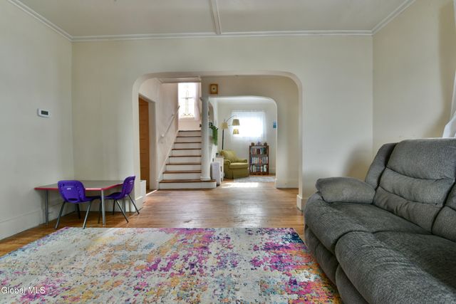 7 Grant Avenue, Amsterdam, NY 12010