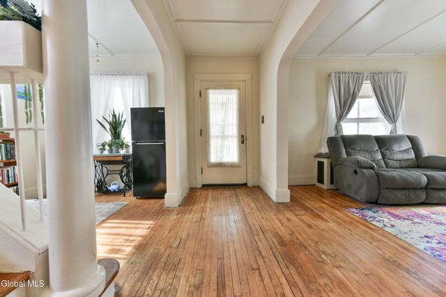 7 Grant Avenue, Amsterdam, NY 12010