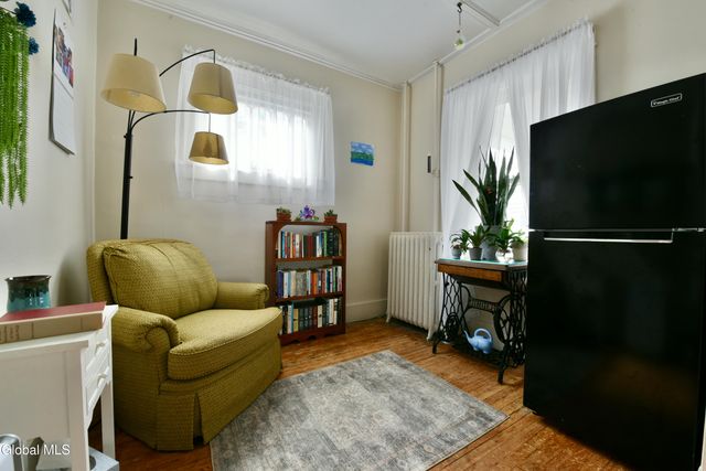 7 Grant Avenue, Amsterdam, NY 12010