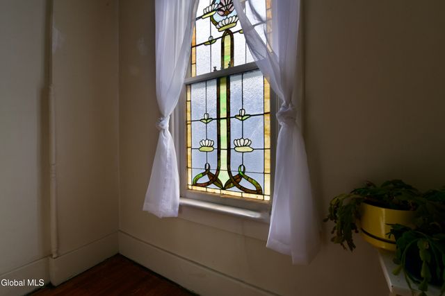 7 Grant Avenue, Amsterdam, NY 12010