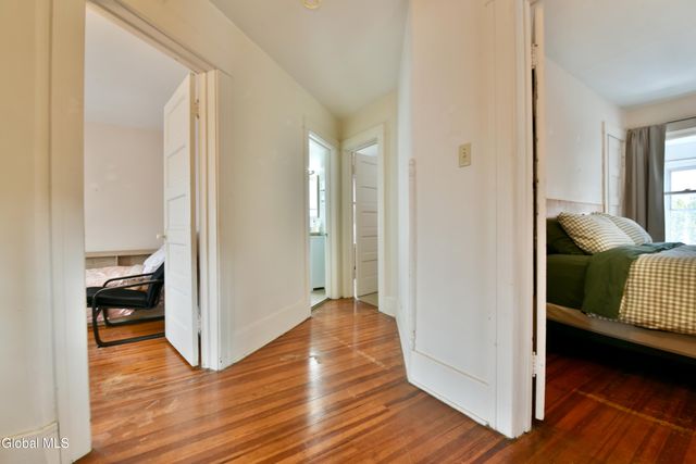 7 Grant Avenue, Amsterdam, NY 12010