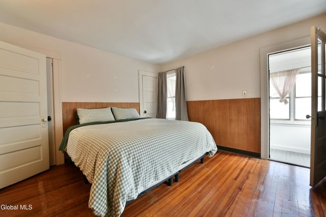 7 Grant Avenue, Amsterdam, NY 12010