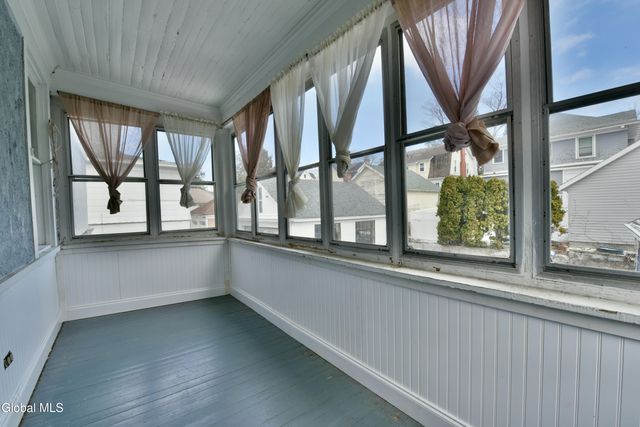 7 Grant Avenue, Amsterdam, NY 12010