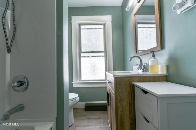 7 Grant Avenue, Amsterdam, NY 12010