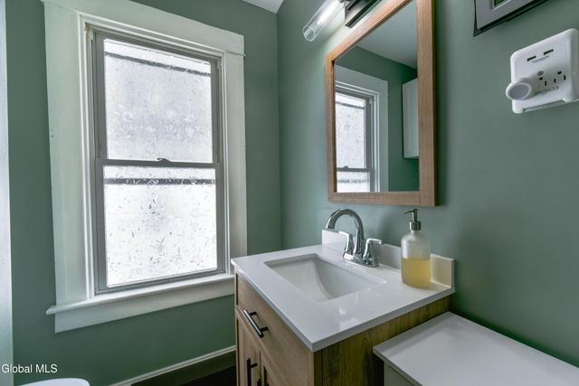 7 Grant Avenue, Amsterdam, NY 12010