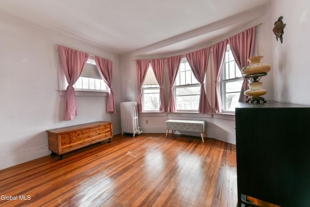 7 Grant Avenue, Amsterdam, NY 12010