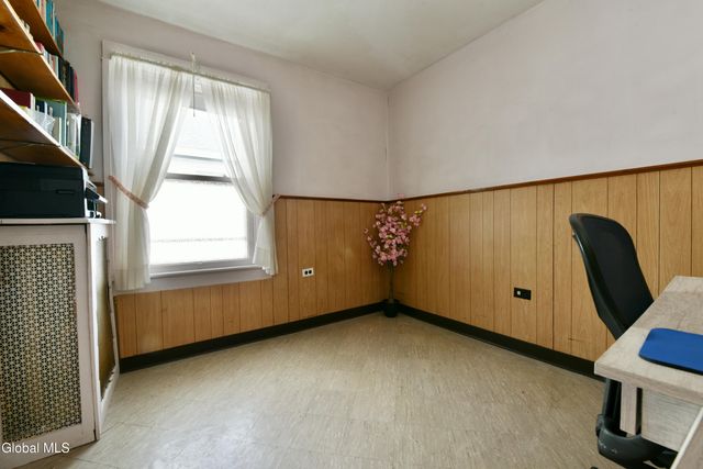 7 Grant Avenue, Amsterdam, NY 12010