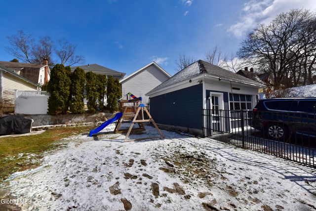 7 Grant Avenue, Amsterdam, NY 12010