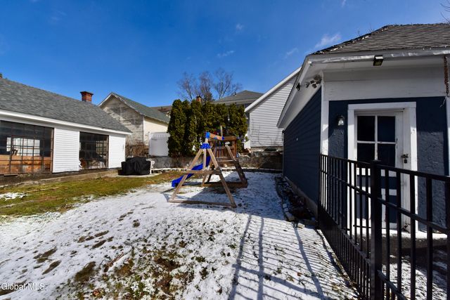 7 Grant Avenue, Amsterdam, NY 12010