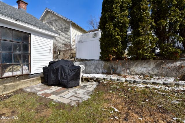 7 Grant Avenue, Amsterdam, NY 12010