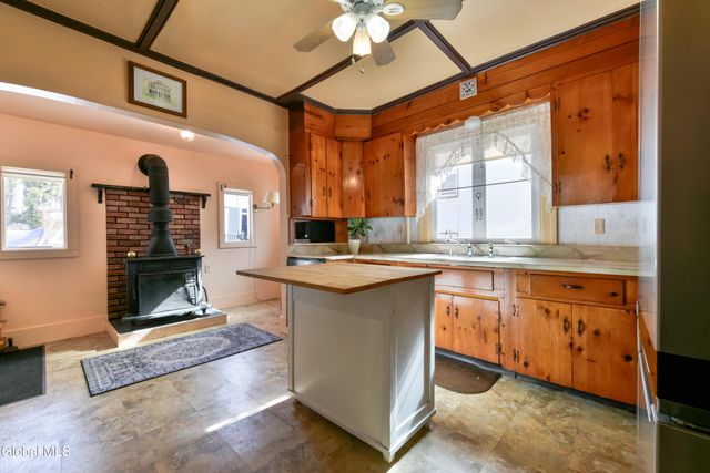 7 Grant Avenue, Amsterdam, NY 12010