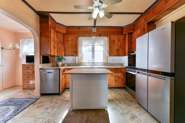 7 Grant Avenue, Amsterdam, NY 12010