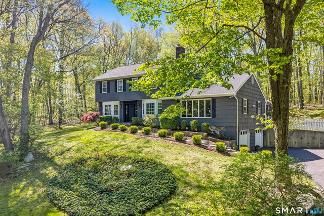 7 Arapaho Road, Brookfield, CT 06804
