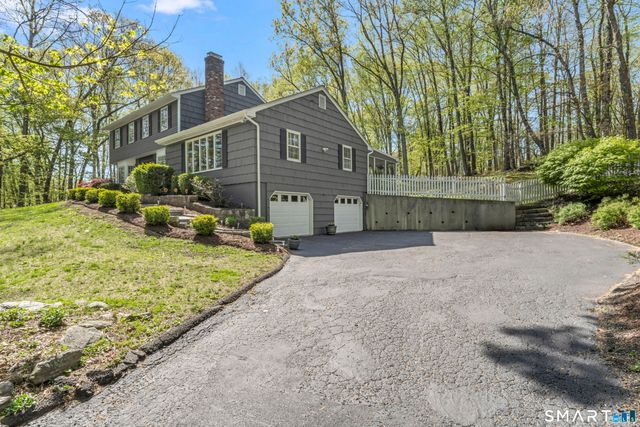7 Arapaho Road, Brookfield, CT 06804