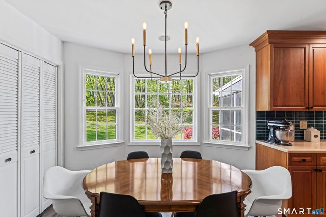 7 Arapaho Road, Brookfield, CT 06804