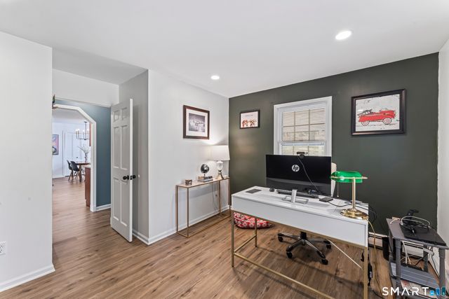 7 Arapaho Road, Brookfield, CT 06804