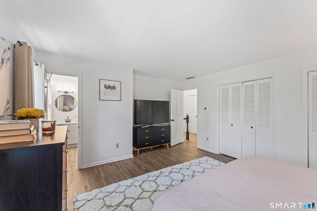 7 Arapaho Road, Brookfield, CT 06804