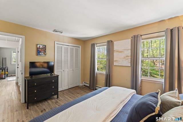 7 Arapaho Road, Brookfield, CT 06804