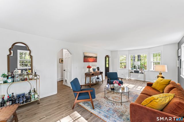 7 Arapaho Road, Brookfield, CT 06804