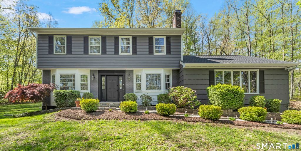 7 Arapaho Road, Brookfield, CT 06804
