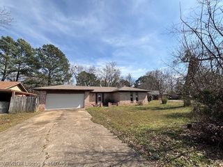 1713 Craftwoods Circle, Fort Smith, AR 72903