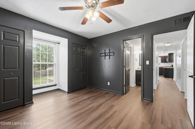 11607 Deham Dr, Louisville, KY 40241