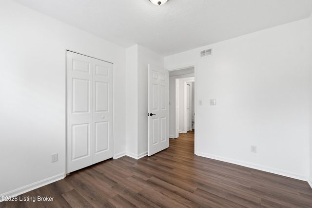 11607 Deham Dr, Louisville, KY 40241