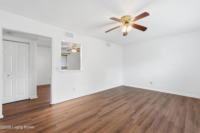 11607 Deham Dr, Louisville, KY 40241