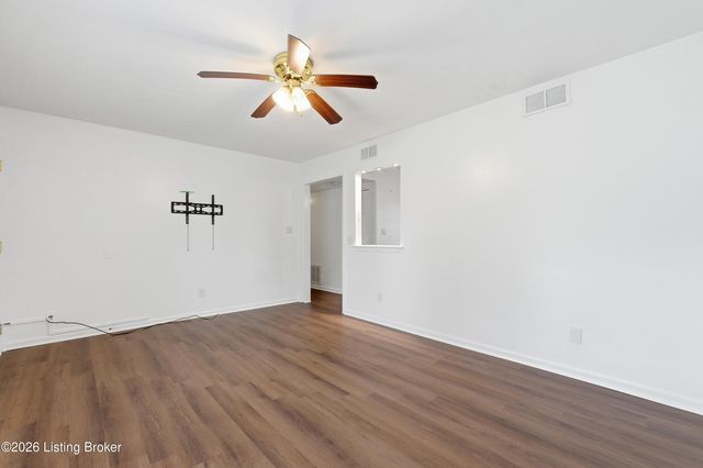 11607 Deham Dr, Louisville, KY 40241