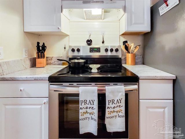 601 E Burgess E4, Pensacola, FL 32504