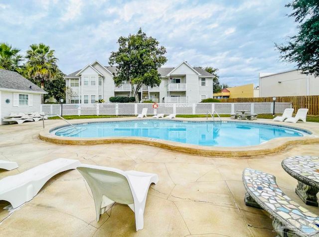 601 E Burgess E4, Pensacola, FL 32504